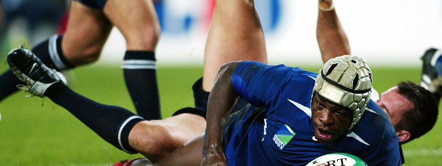 フランス伝説の名シーン セルジュ ベッツェンが見事なバックローのムーブからトライ ラグビーワールドカップ03 公式 ラグビーワールドカップ19日本大会 フランス伝説の名シーン セルジュ ベッツェンが見事なバックローのムーブからトライ ラグビーワールドカップ03 公式 ラグビーワールドカップ19日本大会