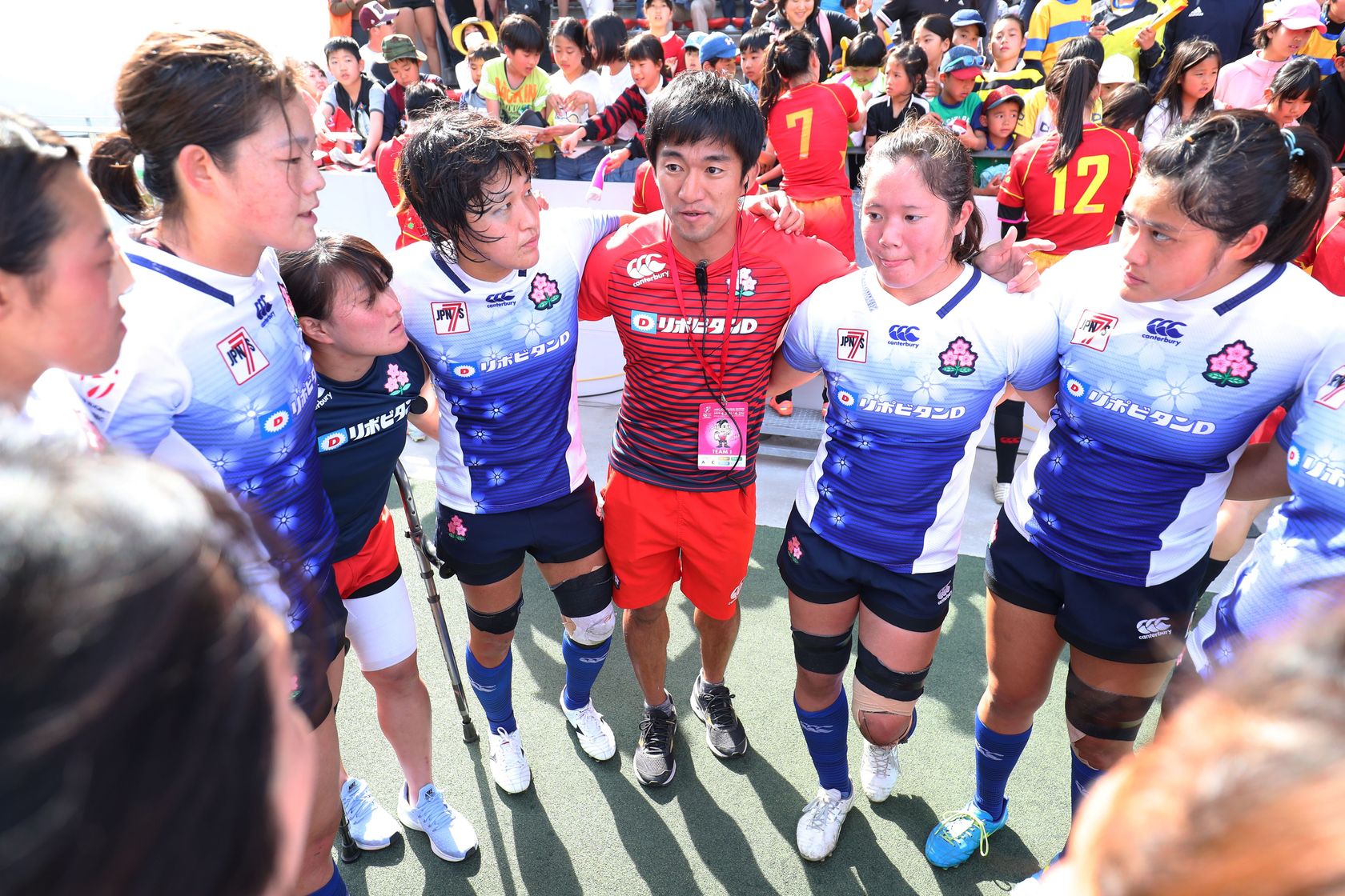 Sakura Sevens Head Coach Hitoshi Inada talking to his players at Kitakyushu Sevens