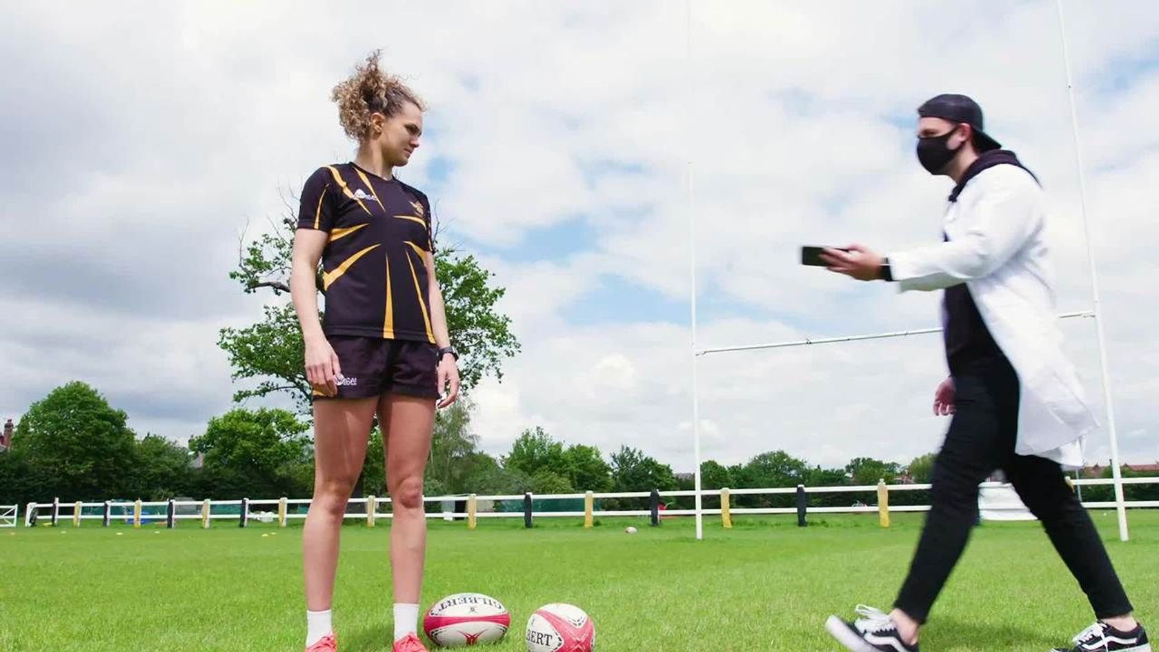 Ultimate Rugby Challenges | Rugby's fastest agility course: Ellie Kildunne v Stacey Fluhler