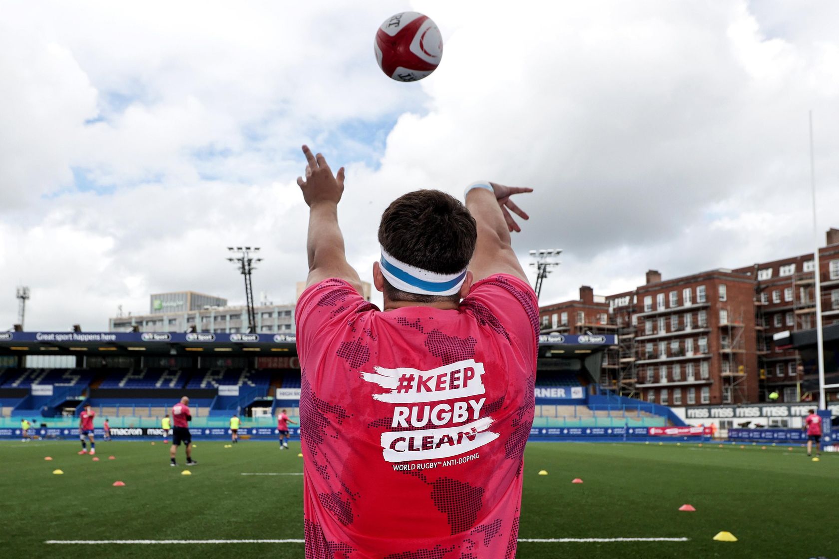 Photo of Six Nations U20 players in the 2021 Championship wearing T-shirts commemorating Keep Rugby Clean Day