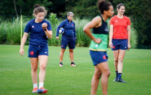 Photo of Annick Hayraud, the manager of the French women's team, overseeing training