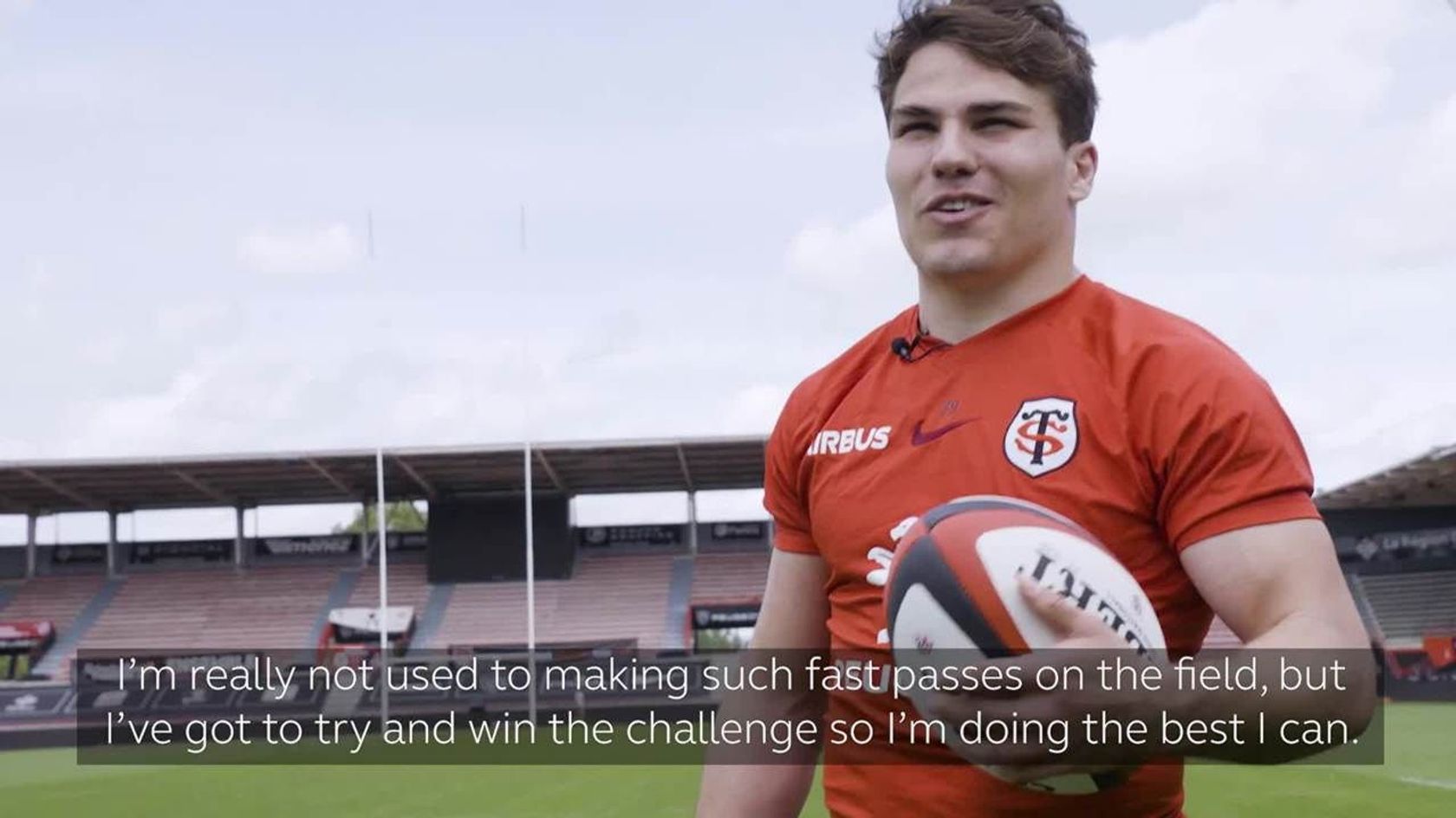 Ultimate Rugby Challenge: Fastest pass - Antoine Dupont v Aaron Smith