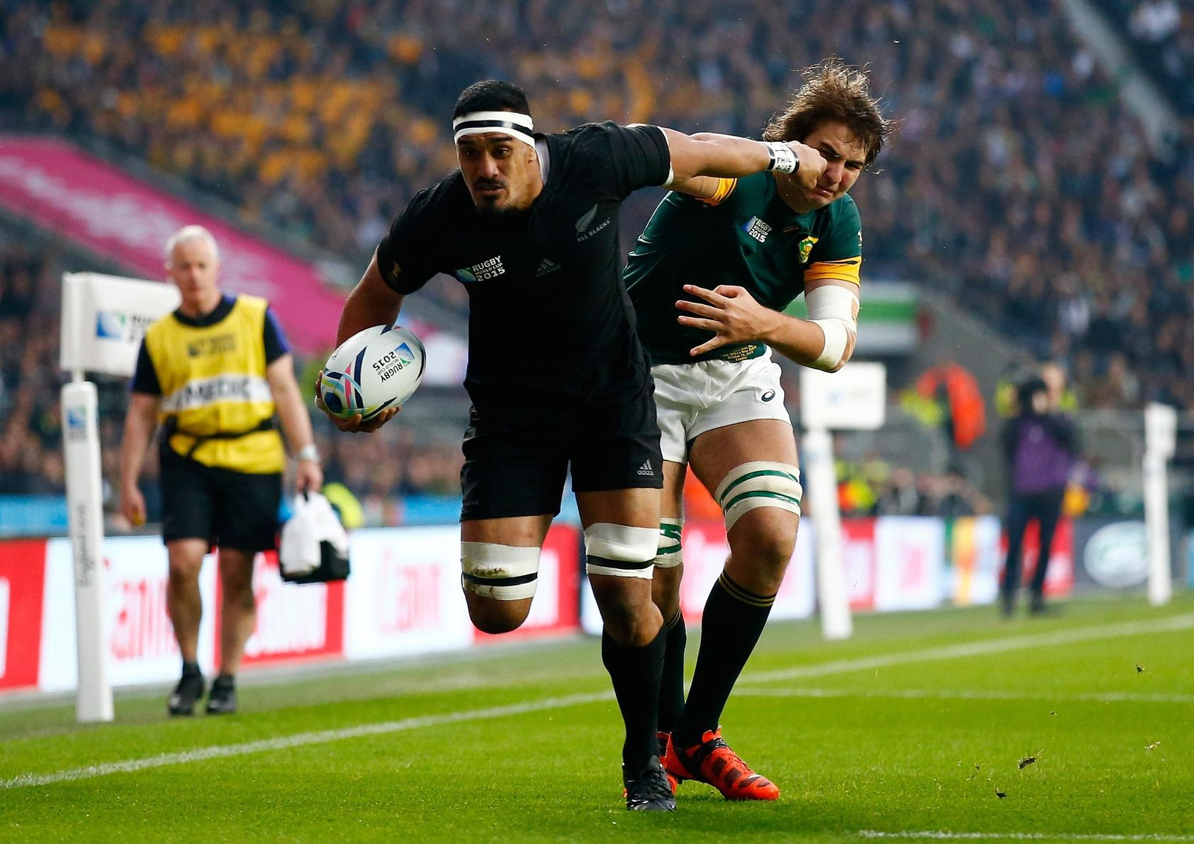 ニュージーランドが南アに競り勝つ ラグビーワールドカップ