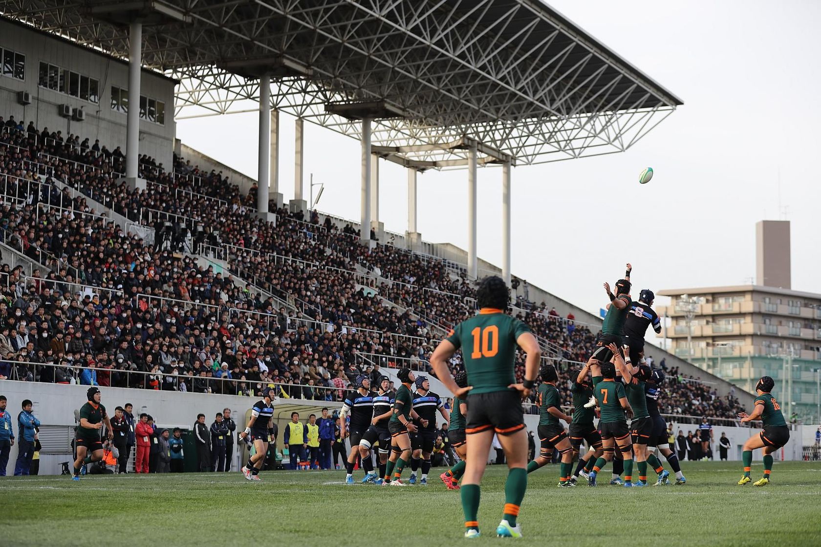 花園 から世界の舞台へ 高校ラグビー選手の冬 憧れのスタジアム 東大阪市花園ラグビー場 ラグビーワールドカップ