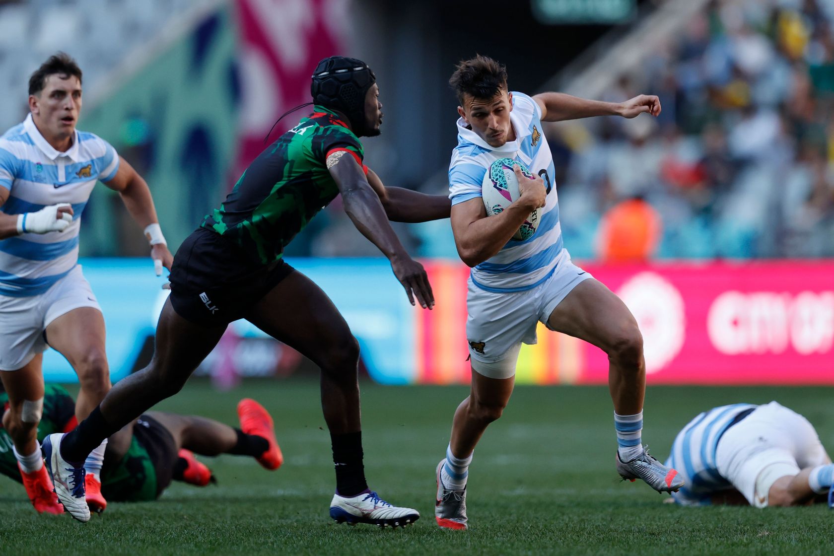 Los pesos pesados muestran su nivel en el inicio de Rugby World Cup